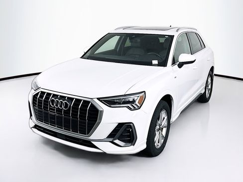 Used 2024 Audi Q3 2.0T Premium AWD/4WD image 3