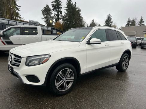 Used 2017 Mercedes-Benz GLC 300 4MATIC image 1
