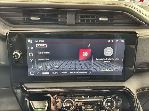 Used 2024 GMC Sierra 1500 AT4 w/ Technology Package image 18