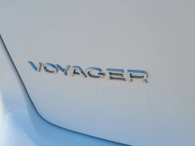 Used 2023 Chrysler Voyager LX FWD image 29