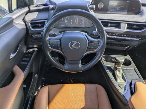 Used 2019 Lexus UX 200 w/ Premium Package image 13