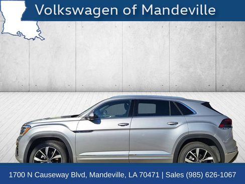 Certified 2026 Volkswagen Atlas Cross Sport SEL Premium R-Line AWD/4WD image 2