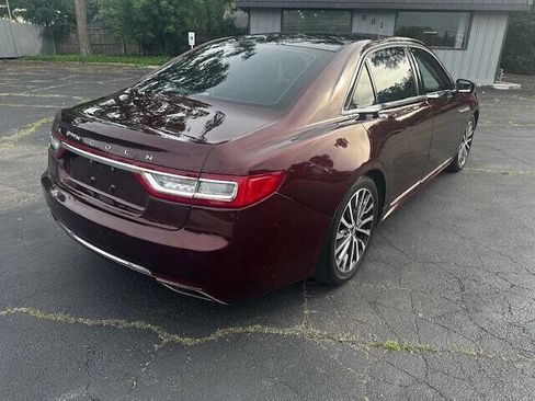 Used 2017 Lincoln Continental Select image 5