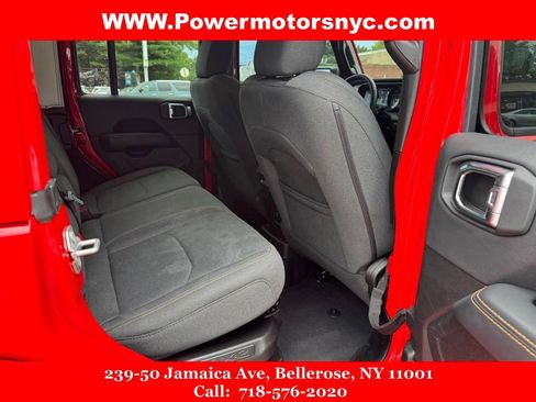 Used 2025 Jeep Wrangler Unlimited Sahara w/ Safety Group AWD/4WD image 22