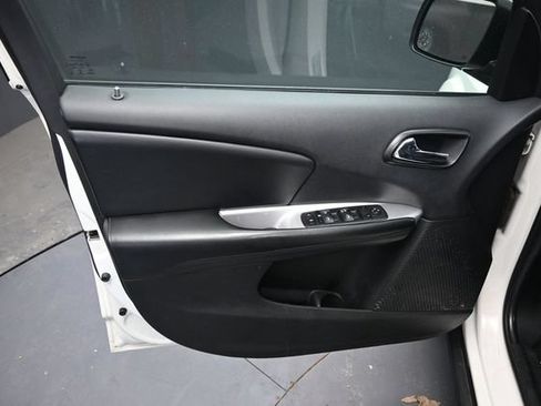 Used 2016 Dodge Journey SE w/ Flexible Seating Group FWD image 15