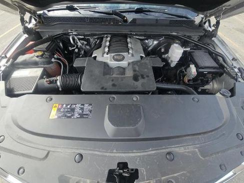 Used 2018 Cadillac Escalade Premium Luxury image 7