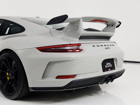 Used 2018 Porsche 911 GT3 RWD image 68
