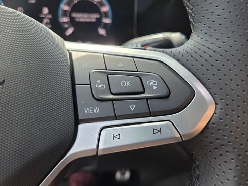 New 2026 Volkswagen Tiguan SE R-Line FWD image 14