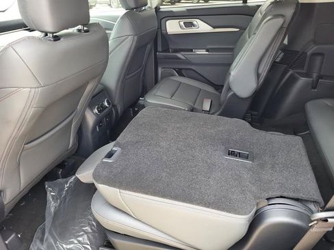 New 2026 Ford Explorer Active RWD image 12