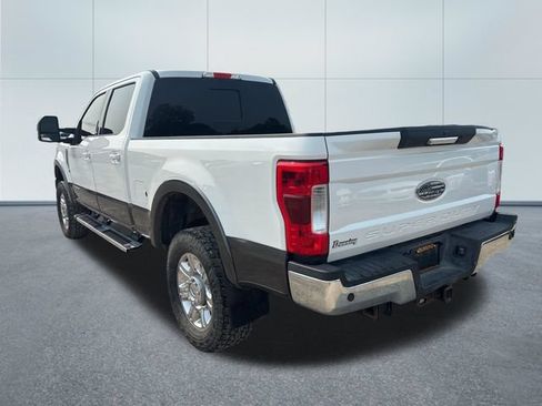 Used 2017 Ford F250 Lariat w/ Lariat Value Package AWD/4WD image 2