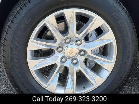 Certified 2025 Chevrolet Suburban Premier AWD/4WD image 9