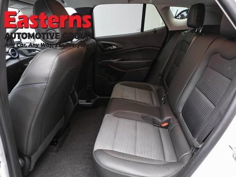 Used 2025 Chevrolet Trax LT FWD image 20