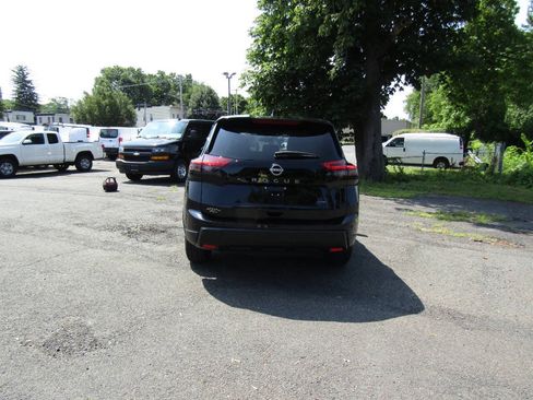 Used 2024 Nissan Rogue S AWD/4WD image 6