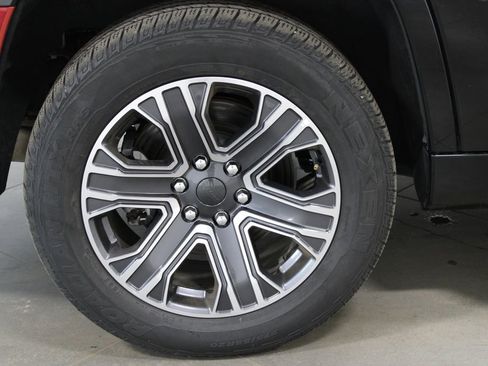 Used 2024 Jeep Wagoneer Series II AWD/4WD image 18