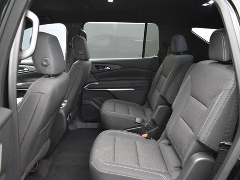 Used 2024 Chevrolet Traverse LT FWD image 17