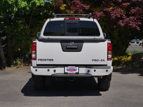 Used 2016 Nissan Frontier PRO-4X w/ Pro-4x Luxury Package AWD/4WD image 22