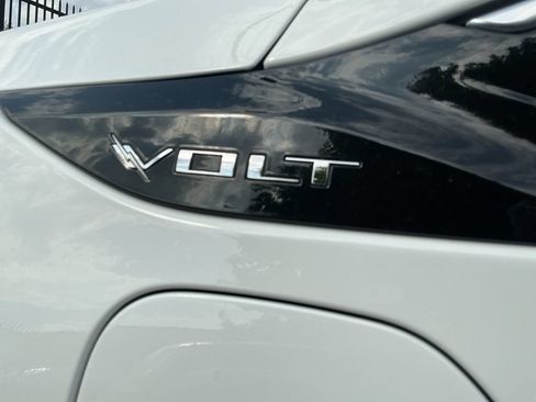 Used 2018 Chevrolet Volt LT FWD image 4