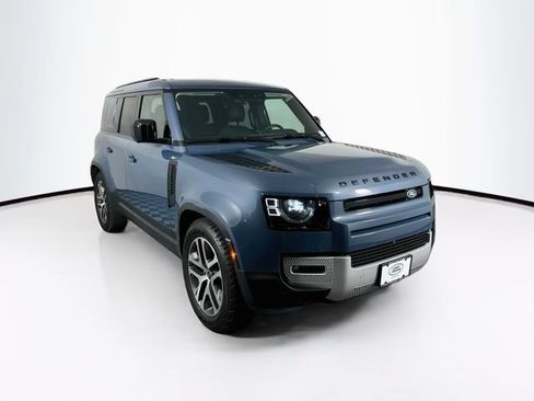 Used 2024 Land Rover Defender 110 S AWD/4WD image 3