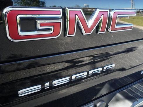 Used 2024 GMC Sierra 1500 SLT w/ SLT Premium Plus Package AWD/4WD image 46