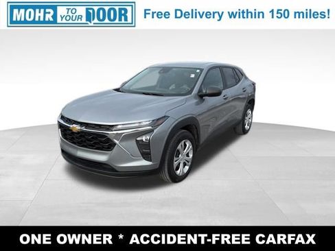 Used 2024 Chevrolet Trax LS w/ Driver Confidence Package image 1