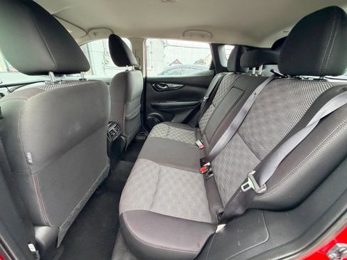 Used 2019 Nissan Rogue Sport SV w/ All-Weather Package AWD/4WD image 18