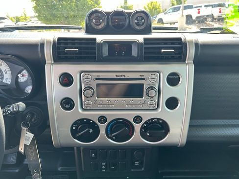 Used 2014 Toyota FJ Cruiser 4WD w/ Trail Teams Ultimate Edition image 19