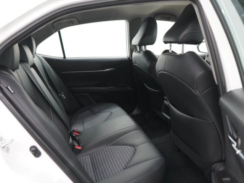 Used 2024 Toyota Camry SE FWD image 12