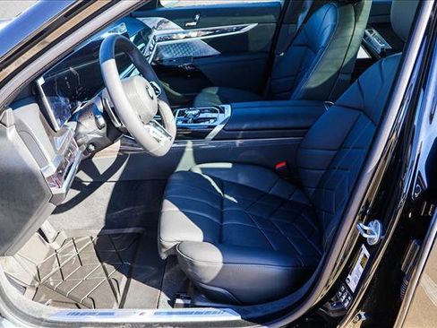 New 2026 BMW 760i xDrive image 12