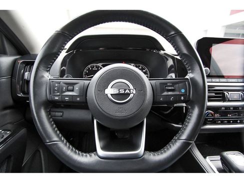 Used 2022 Nissan Pathfinder SV image 7
