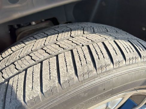 Used 2015 GMC Yukon Denali w/ Premium Package image 30