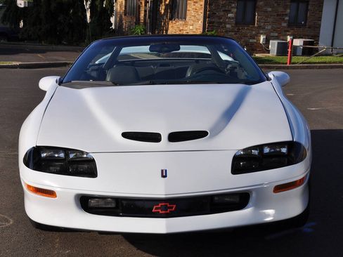 Used 1997 Chevrolet Camaro Z28 w/ Preferred Equipment Group 2 RWD image 4