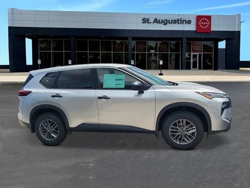 New 2025 Nissan Rogue S image 7