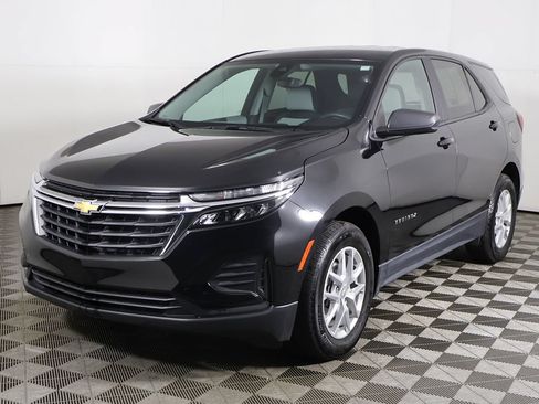 Used 2024 Chevrolet Equinox LS w/ LS Convenience Package FWD image 6