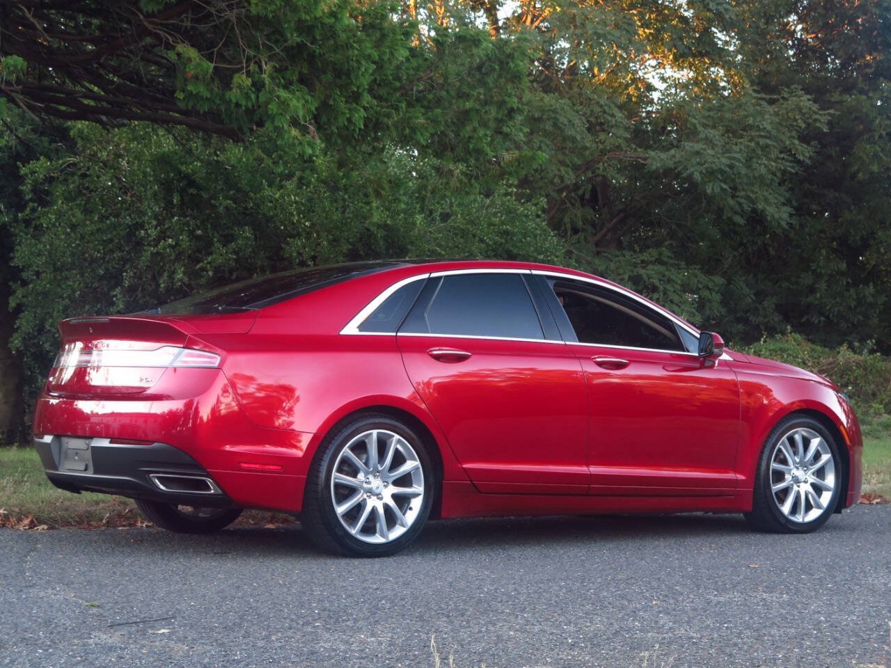 Used 2015 Lincoln MKZ Hybrid w/ Equipment Group 202A Reserve FWD image 4