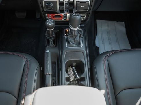 New 2025 Jeep Wrangler Rubicon w/ Convenience Group image 30