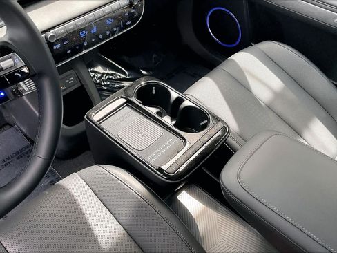 Certified 2025 Hyundai Ioniq 5 Limited AWD/4WD image 16
