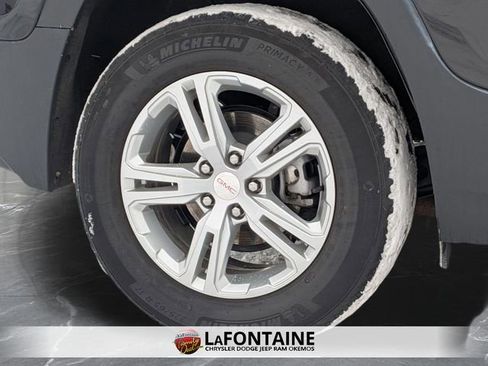 Used 2024 GMC Terrain SLE image 31