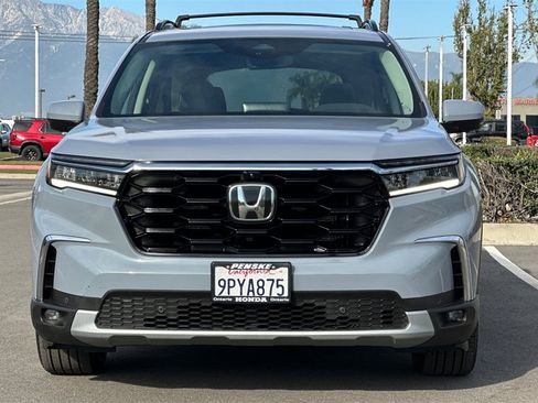 Certified 2025 Honda Pilot Elite image 9