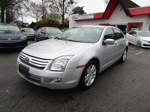 Used 2009 Ford Fusion SEL image 12