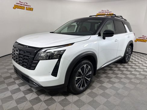 New 2026 Nissan Pathfinder Platinum image 1