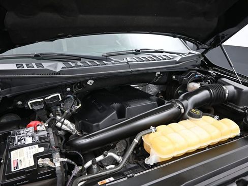 Used 2019 Ford F150 XLT image 12