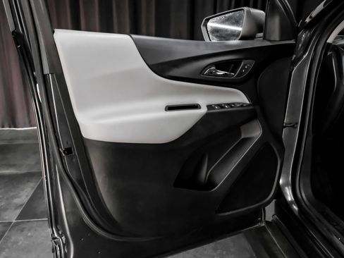 Used 2020 Chevrolet Equinox LS w/ LPO, Floor Liner Package FWD image 45