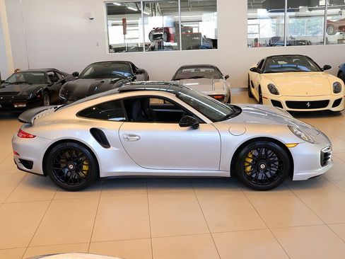 Used 2014 Porsche 911 Turbo S image 19