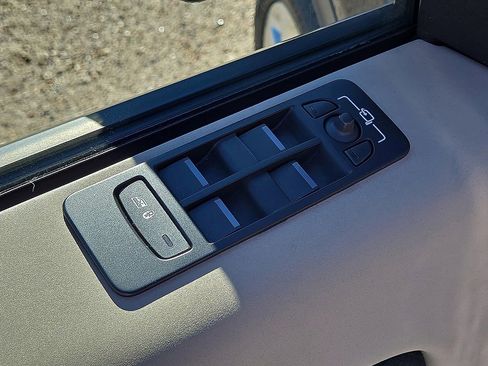 Used 2020 Land Rover Discovery Sport S image 22