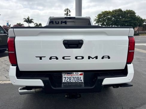 Used 2024 Toyota Tacoma TRD Sport w/ TRD Sport Upgrade Package RWD image 9