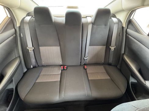 Used 2025 Nissan Sentra SV FWD image 32