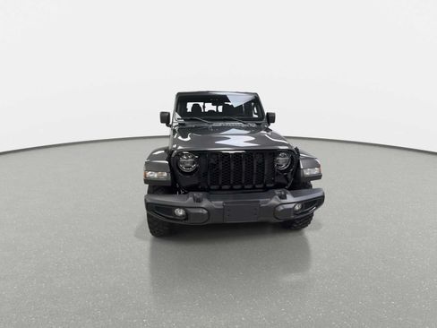 Used 2023 Jeep Gladiator Sport AWD/4WD image 3
