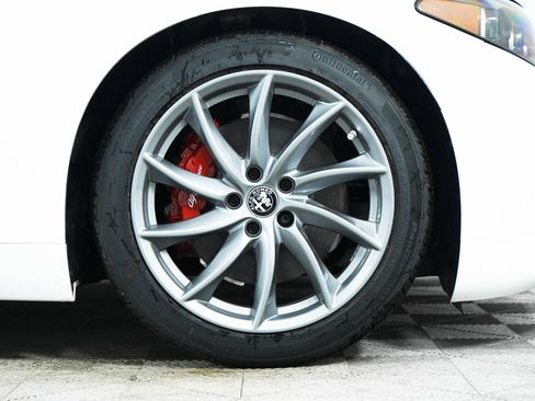 New 2024 Alfa Romeo Giulia Sprint RWD image 9