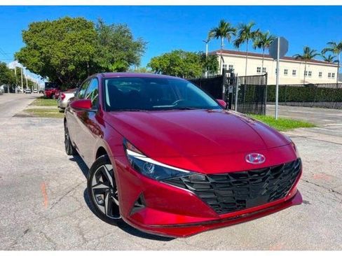 Used 2023 Hyundai Elantra SEL w/ Convenience Package image 1