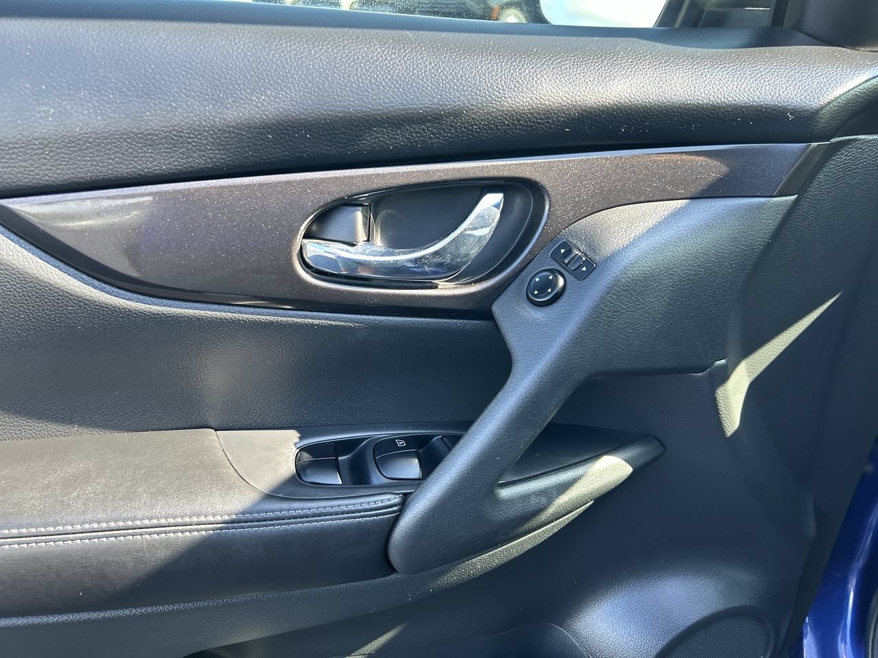 Used 2019 Nissan Rogue S w/ Special Edition Package FWD image 20